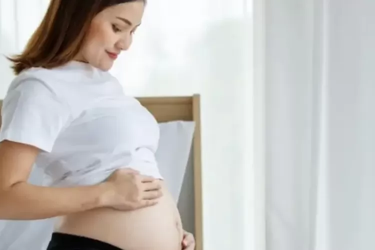 Wajib Hindari! Berikut 4 Kesalahan yang Bikin Kulit Ibu Hamil Semakin Kering (Foto: Female Daily)