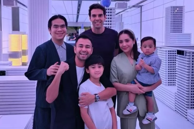 Raffi Ahmad, Nagita Slavina, Rafathar, Rayyanza dan Ricardo Kaka (Instagram @raffinagita1717)