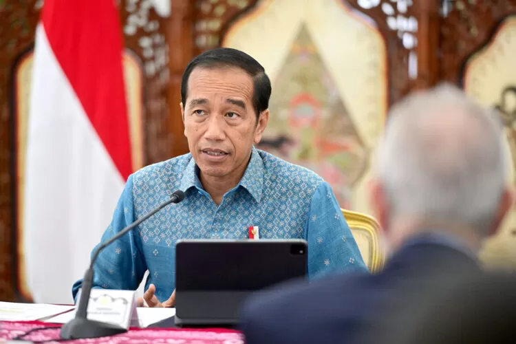 Presiden Jokowi cawe cawe Pilpres 2024, pak ingat hadis Rasulullah SAW ini kata Denny Indrayana (BPMI Setpres/Muhclis Jr)