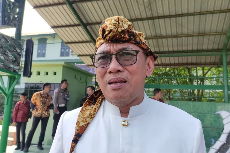 Wali Kota Cilegon, Helldy Agustian memberikan keterangan usai mengikuti kegiatan helaran HJB ke 541.