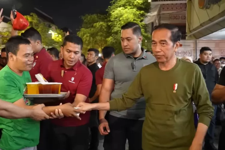 Presiden Jokowi menyapa masyarakat di Malioboro