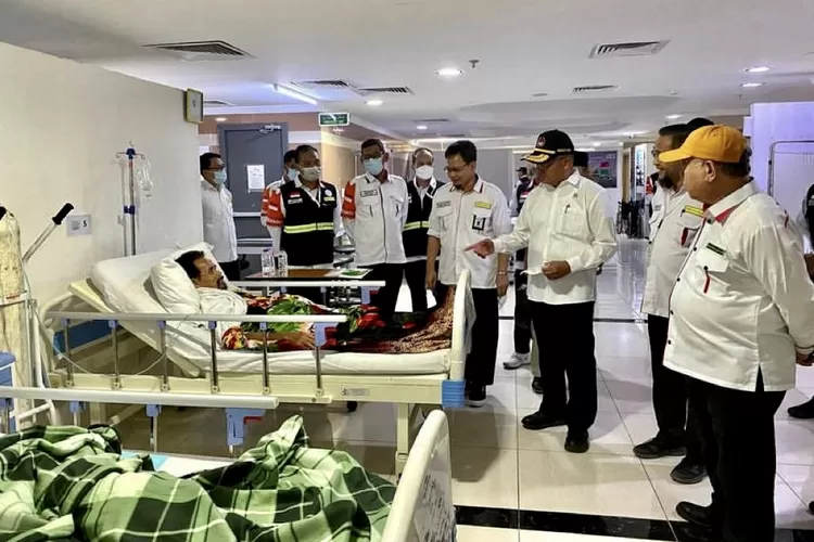 Menko PMK Muhadjir Effendy melanjutkan layatannya meninjau ke Klinik Kesehatan Haji Indonesia (KKHI) Makkah dan tenda Jemaah Haji Indonesia di Arafah  - Foto: Tangkap layar Instagram @muhadjireffendy