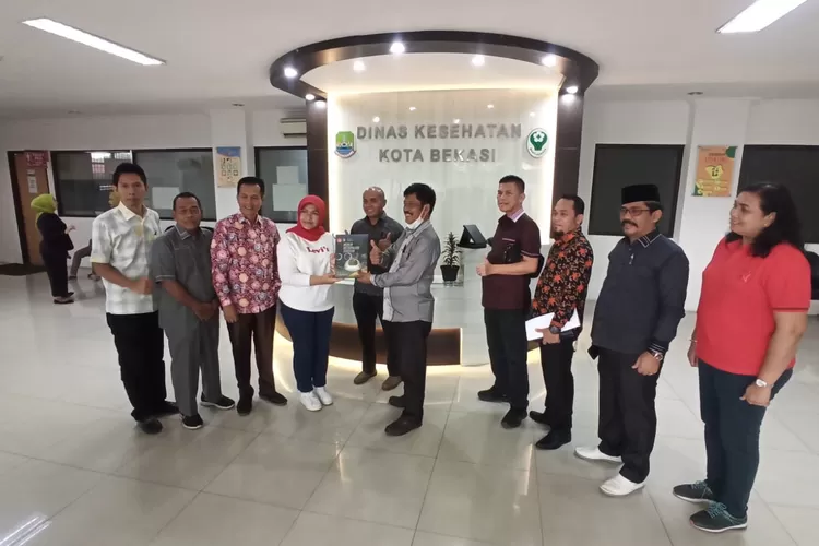 Kadinkes Kota Bekasi Terima Kunjungan DPRD Kabupaten Siak untuk Memperdalam UHC. (Foto/Pemkot Bekasi.)