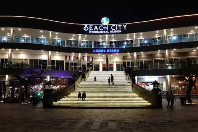 Ancol Beach City (ABC) International Stadium tak seindah yang dilihat karena pembangunan penunjang stadium itu jamak mangkrak akibat konflik dua pengusaha yang berkongsi dalam investasi tersebut  (AG Sofyan )