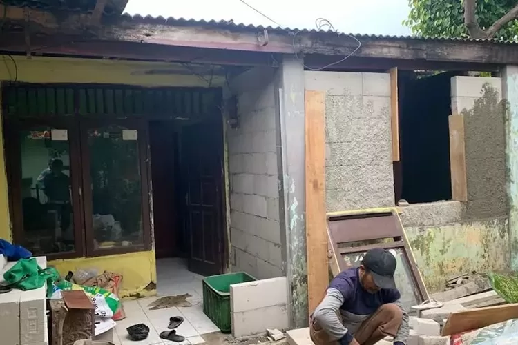 BANGUNAN : Salah satu Rumah Tidak Layak Huni di Kecamatan Cimanggis. (ANDIKA EKA/RADAR DEPOK)