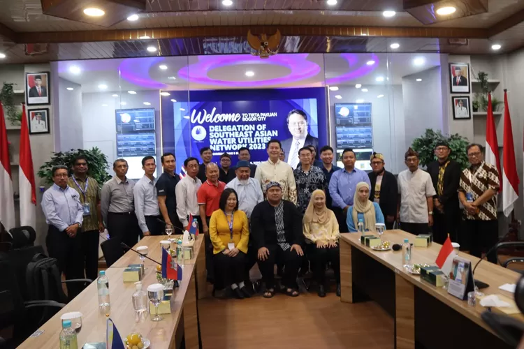 Perumda Tirta Pakuan Kota Bogor menerima kunjungan 6 delegasi negara ASEAN. (Perumda Tirta Pakuan)