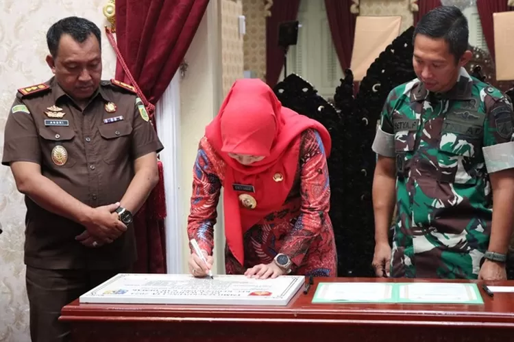 Bupati Demak tandatangani terlaksananya program TMMD Sengkuyung tahap I 2023 (ivo)