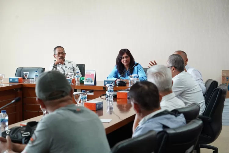 Komisi II DPRD Kota Bogor gelar rapat dengan Perumda Pasar Pakuan Jaya dan para pedagang Plaza Bogor. (DPRD Kota Bogor)