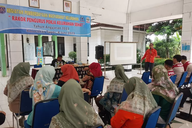 GIAT : Kerja (Pokja) Kelurahan Sehat Kelurahan Tapos menggelar rapar koordinasi (rakor) bersama stakeholder terkait di aula Kelurahan Tapos.