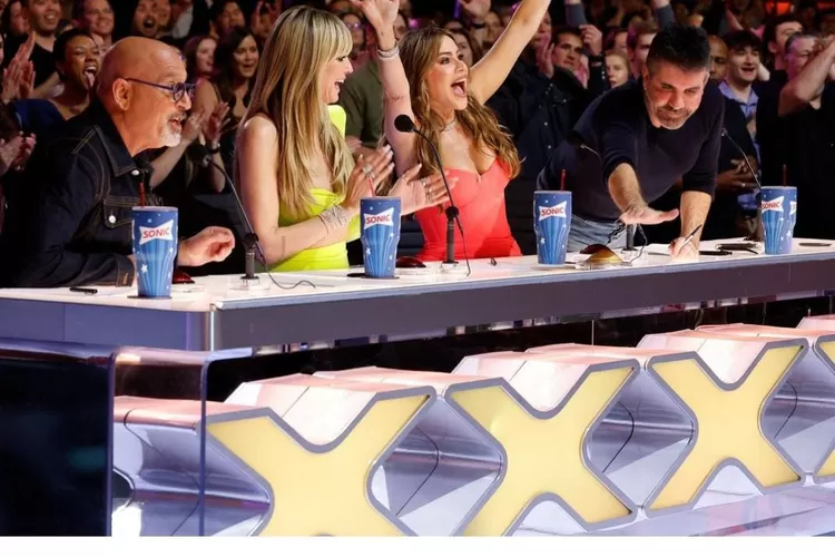 Momen Simon Cowell Berikan Golden Buzzer kepada Putri Ariani (Tangkap Layar)