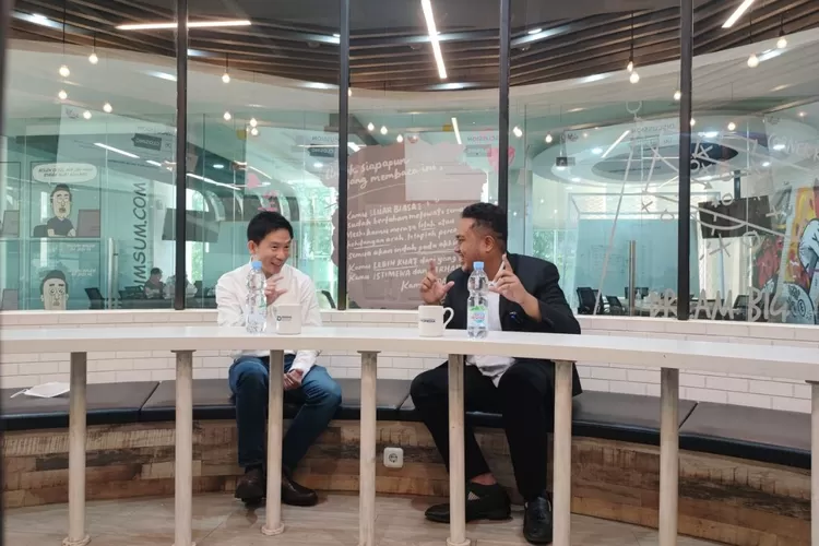 Behind the scene podcast JPP Talk Episode 3 antara Ricky Afrianto, Global Director PT Mayora Group dengan Bimo Aditya, Manager Marketing Promedia.  (Tim Bisnis Promedia)