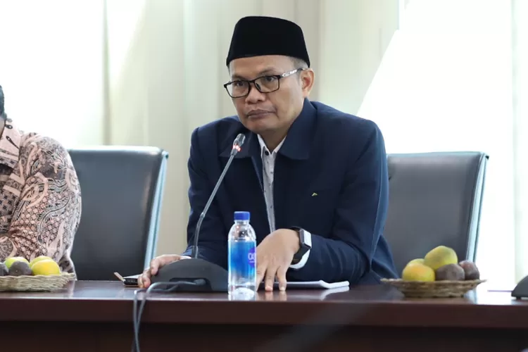  Adib, Direktur Direktur Urusan Agama Islam dan Pembinaan Syariah Kemenag (kemenag.go.id)