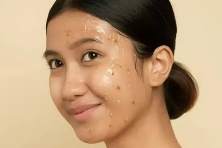4 Rekomendasi Exfoliating Gel Mask yang Nyaman di Kulit, Langsung Auto Glowing! (Foto: Female Daily)