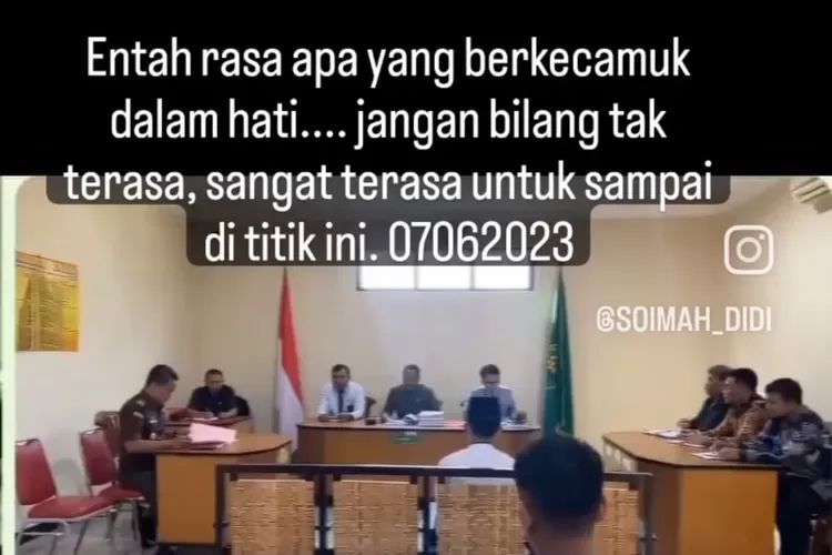 Terdakwa penganiaya putra divonis lebih ringan  dari tuntutan JPU, orang tua almarhum Albar Mahdi, Siti Soimah tak bisa menutupi kesedihannya.  (tangkapan layar facebook @Soimahsiti)