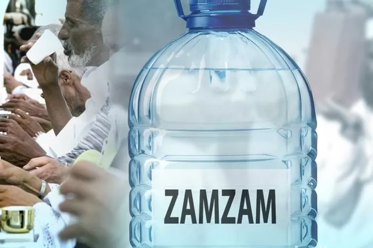 Air Zamzam diyakini memiliki banyak manfaat untuk kesehatan.