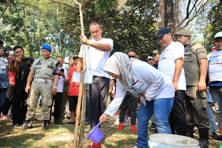 Plt Wali Kota Bekasi Tri Adhianto dalam Puncak Peringatan Hari Lingkungan Hidup Sedunia Tahun 2023. (Pemkot Bekasi)