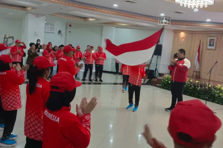 Menpora RI Dito Ariotedjo secara resmi mengukuhkan dan melepas delegasi Indonesia untuk mengikuti Special Olympics World Summer Games (SOWSG) 2023 Berlin, Jerman (AG Sofyan )