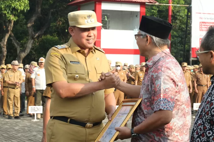 Plt Wali Kota Bekasi Tri Adhianto. (Pemkot Bekasi)
