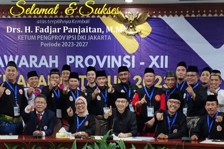 Fadjar Panjaitan duduk paling tengah berfoto bersama usai terpilih kembali sebagai Ketua Pengprov IPSI DKI Jakarta.