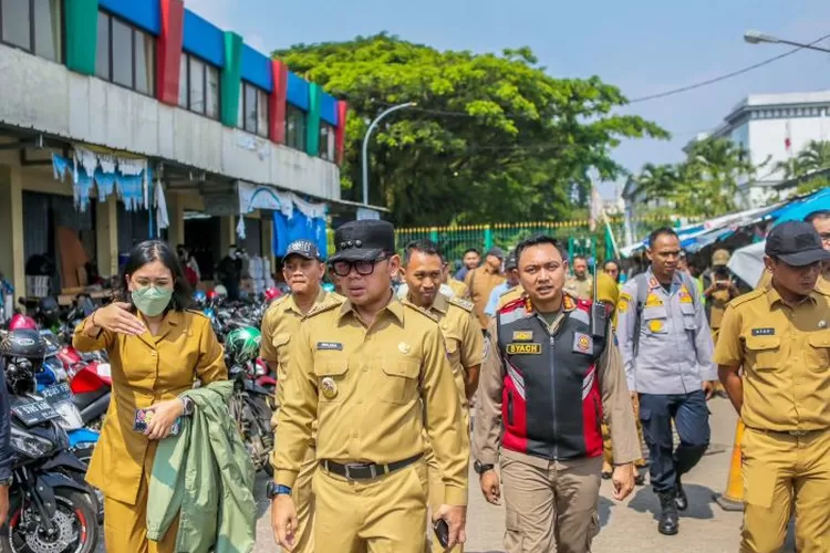 Semrawut Bau dan Kumuh, Bima Arya Berkantor di Alun-alun Kota Bogor Mulai Hari Ini