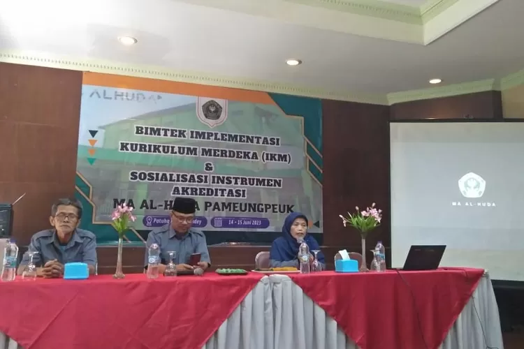  Madrasah Aliyah (MA) Al-Huda menyelenggarakan Bimbingan Teknis (Bimtek) Implementasi Kurikulum Merdeka (IKM) pada Rabu hingga Kamis (14-15 Juni 2023) di Patuha Resort, Ciwidey - Foto: Istimewa