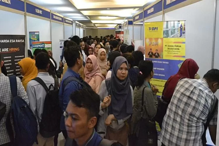 job fair atau bursa kerja ini diadakan untuk menyerap tenaga kerja dan kurangi pengangguran  (dok selatan.jakarta.go.id)