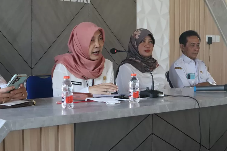 Kadiskop UKM Provinsi Jawa Timur Andromeda Qomariah. (Pemprov Jatim)