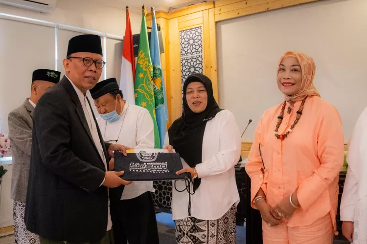 Rektor Unisma lepas 12 calon jemaah haji Universitas Islam Malang (Dok)