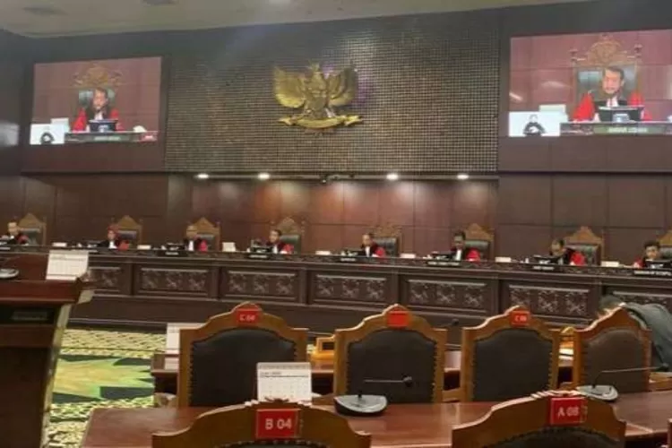 Para Hakim MK saat melakukan sidang putusan gugatan sistem proporsional terbuka pada Pemilu 2024, di Gedung Mahkamah Konstitusi, Jakarta, Kamis, 15 Juni 2023.