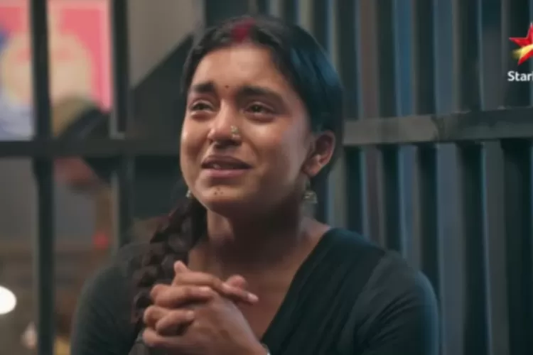 Sinopsis Imlie ANTV 15 Juni 2023:  Aryan Jebloskan Imlie ke Penjara dan Malini Bawa Bukti ke Kantor Polisi (Gorajuara.com/dok : YouTube/StarPlus)