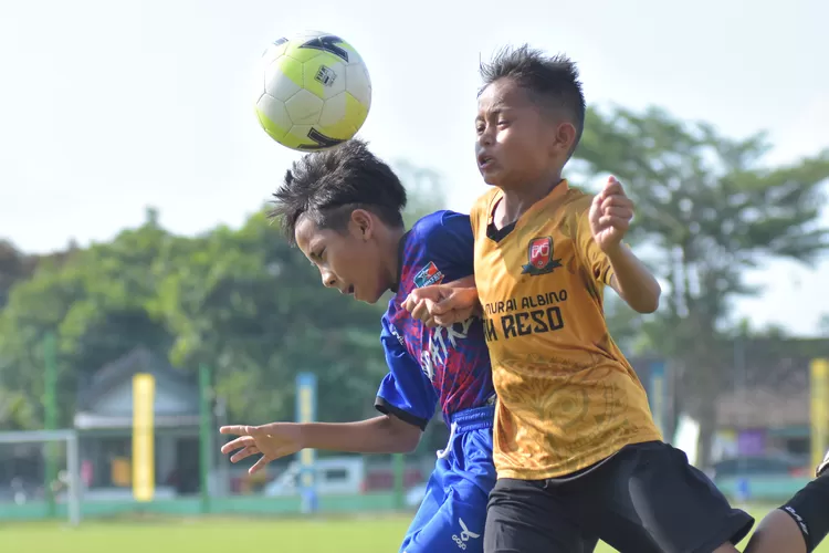 Sepakbola Anak Mempromosikan Aktivitas Fisik dan Pengembangan Karakter