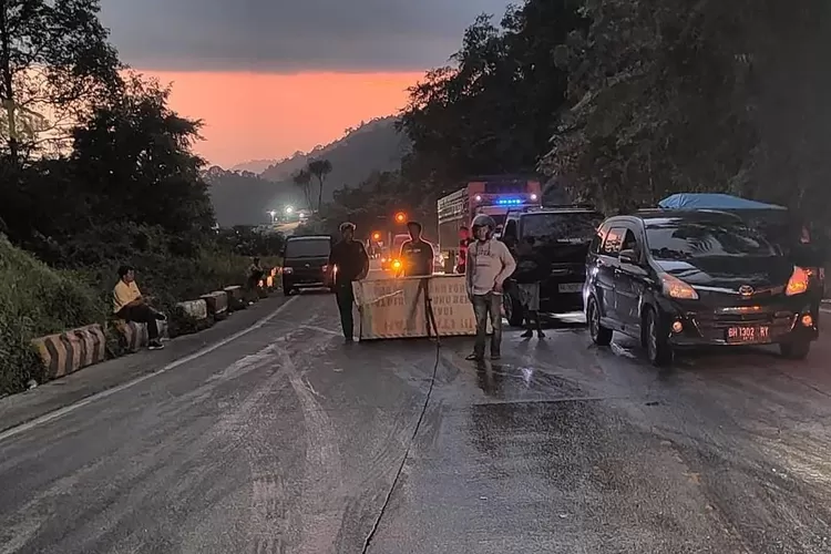 Akibat 3 Unit Truk Rusak, Jalan Padang-Solok Sempat Macet Parah Selama 5 Jam (ist)