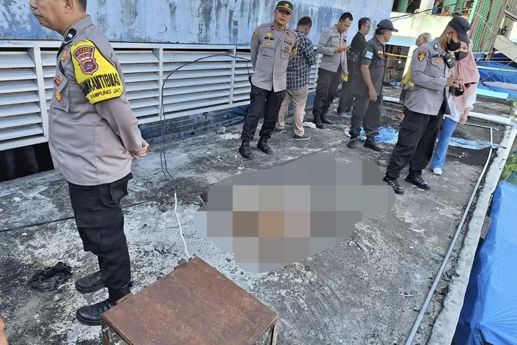 Ditemukan Mayat Seorang Pria Diduga Bunuh Diri lompat Dari Lantai 4 Pasar Raya Padang (ist)