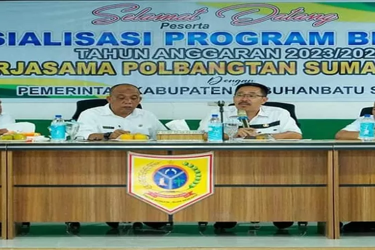 Bupati Labusel H Edimin menghadiri sosialisasi Penerimaan Mahasiswa Baru (PMB) Polbangtan Medan  di Kkntor bupati (Realitasonline.id/RS)