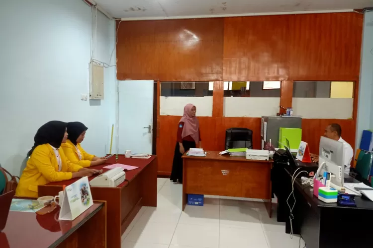 Dosen Pembimbing Monitoring Kegiatan PDK Mahasiswi UNCP di Diskominfo (Dok. LHR)