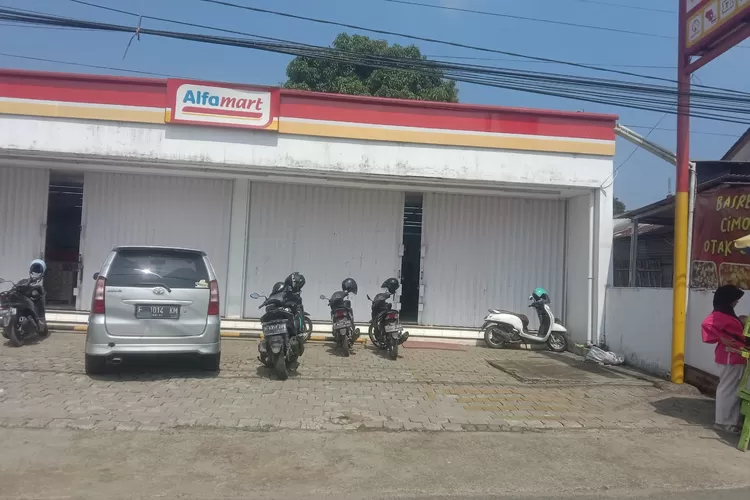 Lokasi kejadian pencurian di mini market Desa Cinangka