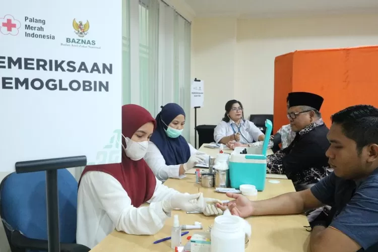 Baznas RI dan PMI Kota Tangerang menggelar donor darah di kantor Baznas Jalan Matraman Raya, Jumat (16/6/2023).