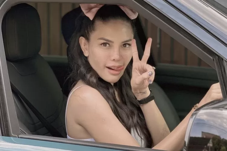 Tidak Terima Lolly Dimarahi Karena Bayar Air dan Listrik Mahal, Nikita Mirzani : Ya Tanggung Dong! (Instagram nikita mirzani)