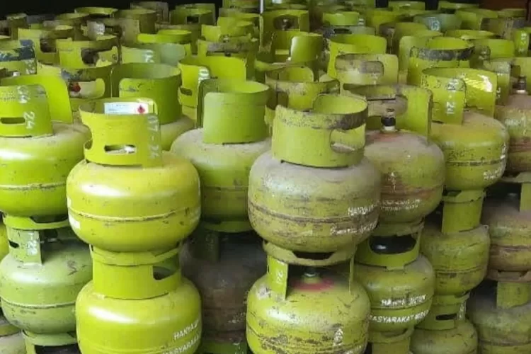 Gas Lpg Di Banyuwangi Langka Ternyata Ribu Tabung Melon Sehari Masih Tak Cukup Adatah