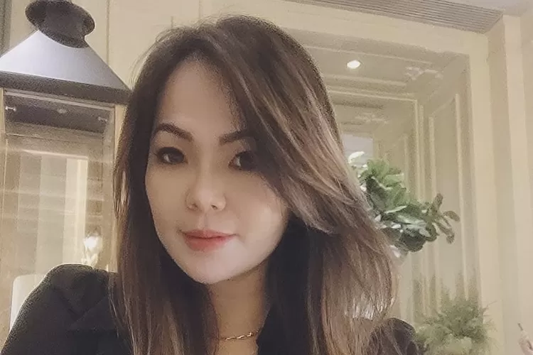 Agen properti terpercaya di Jelambar, Jakarta Barat, Suriana atau yang akrab disapa Ana Jelambar- Foto: Dok Pribadi