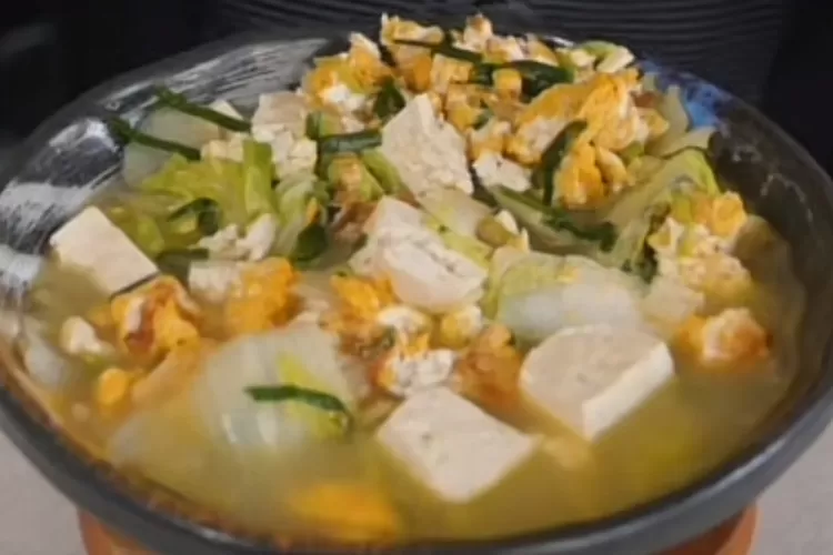 Resep Sop Sayur Telur ala William Gozali (TikTok William Gozali)