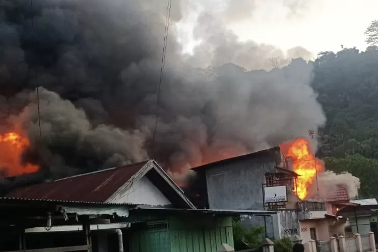 Dilaporkan Telah Terjadi Kebakaran di Banuaran Kota Padang, Api Terlihat dari Kejauhan(ist)