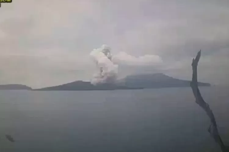 Kembali Erupsi, Gunung Anak Krakatau Lontarkan Abu Vulkanik Setinggi 1 ...