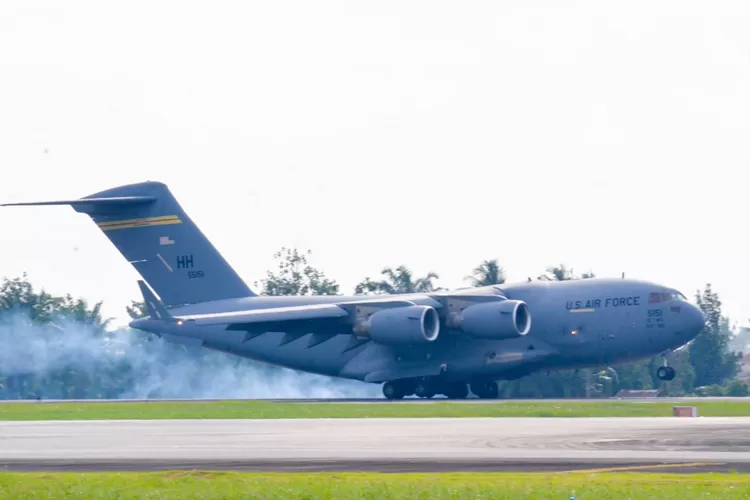 Sejumlah personel Angkatan Udara Amerika Serikat Mendarat di Bandara Kualanamu, Medan.  (Dispenau)
