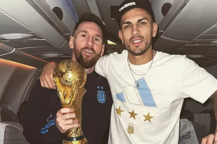 Sosok Leandro Paredes bersama mega bintang Lionel Messi. (Tangkap layar Instagram/@leoparedes20)