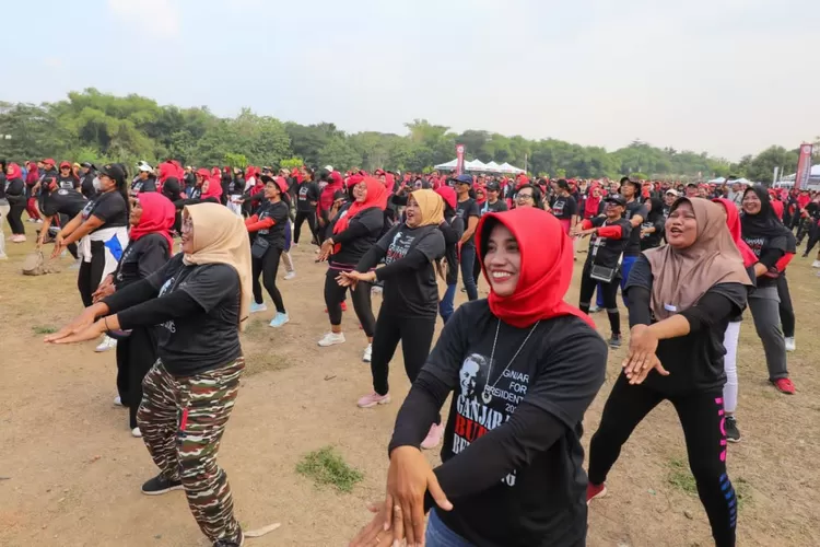 Antusiasme Luar Biasa! 4.000 Peserta Ikuti Senam Ceria Ganjaran untuk Menangkan Ganjar Pranowo di Pemilu 2024