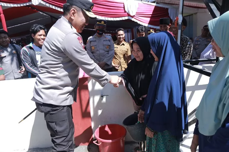 Kapolda NTB resmikan air bersih di Lombok Timur (Suara Karya/Ist)