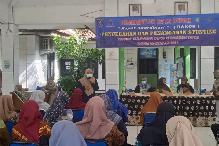 Kegiatan Rakor penganagan stunting di aula Kelurahan Tapos.