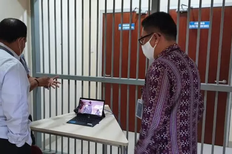 Ketua KPK Firli Bahuri saat memeriksa rutan KPK. 