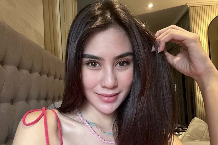 Lady Nayoan Bongkar Dugaan Perselingkuhan Sang Suami dengan Syahnaz, Begini Kronologinya  (Gorajuara.com/dok: Instagram @syahnazs)